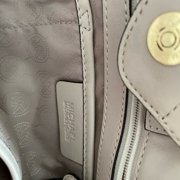 Michael Kors satchel bag - Picture 7 of 10